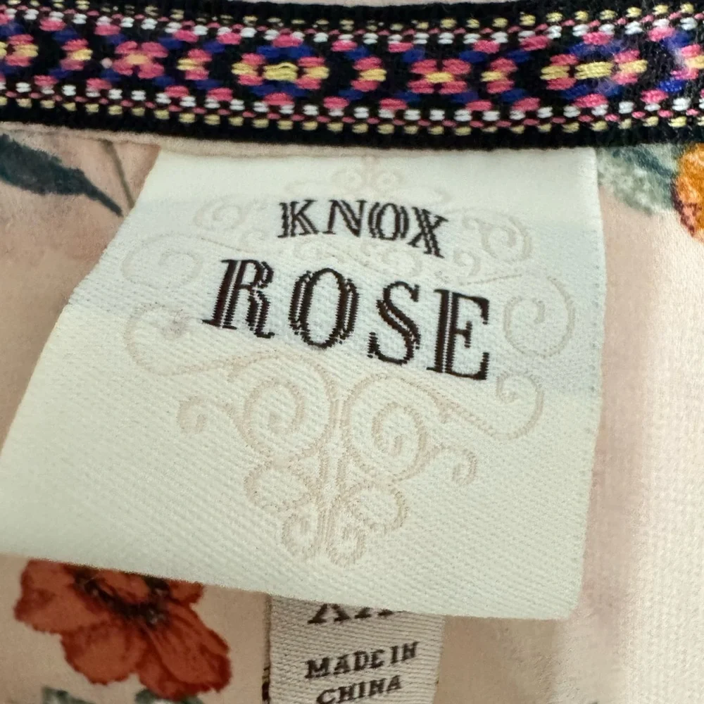 Ruffle Detailed Women’s Blouse - Picture 2 of 6